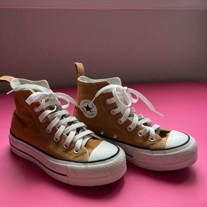 Chuck Taylor Platform Converse